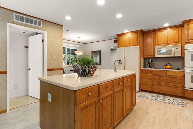 6327 Driftwood St, Sacramento, CA 95831