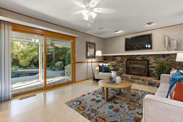 6327 Driftwood St, Sacramento, CA 95831
