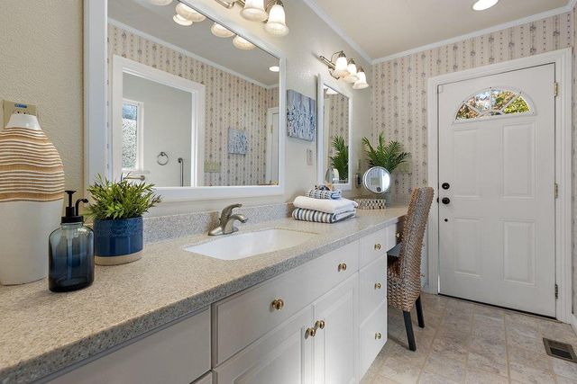 6327 Driftwood St, Sacramento, CA 95831