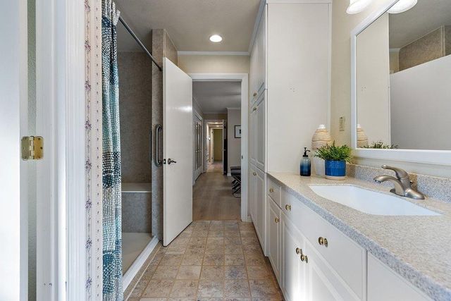 6327 Driftwood St, Sacramento, CA 95831