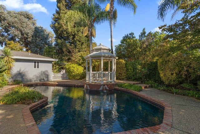 6327 Driftwood St, Sacramento, CA 95831