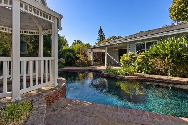6327 Driftwood St, Sacramento, CA 95831