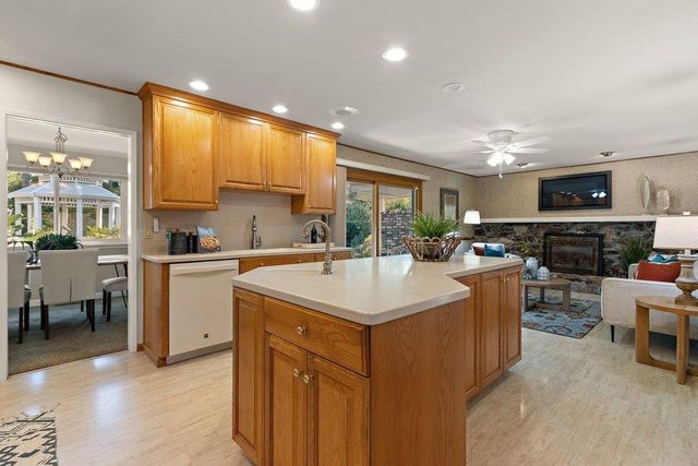 6327 Driftwood St, Sacramento, CA 95831