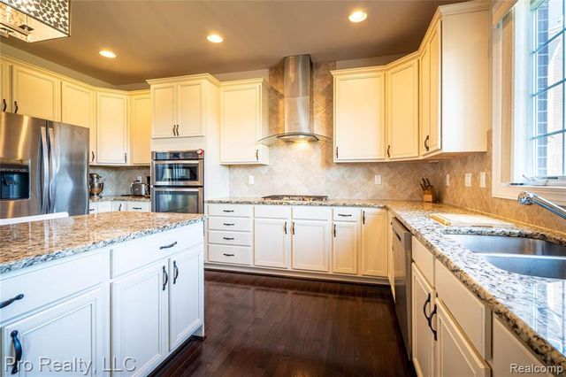 50844 Briar Ridge Lane, Northville, MI 48168