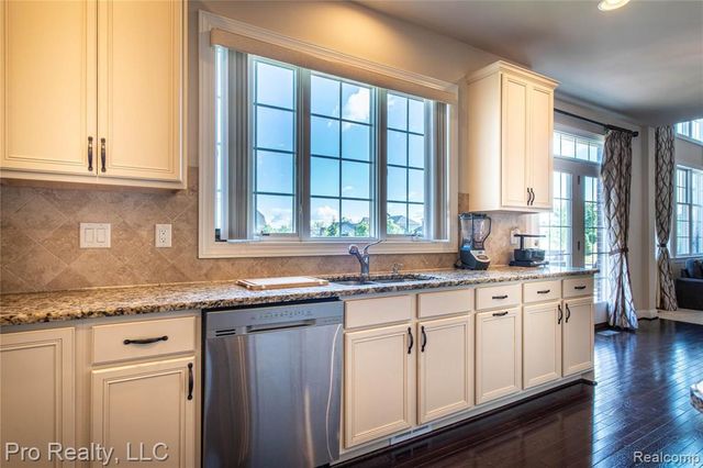 50844 Briar Ridge Lane, Northville, MI 48168