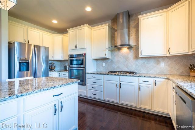 50844 Briar Ridge Lane, Northville, MI 48168