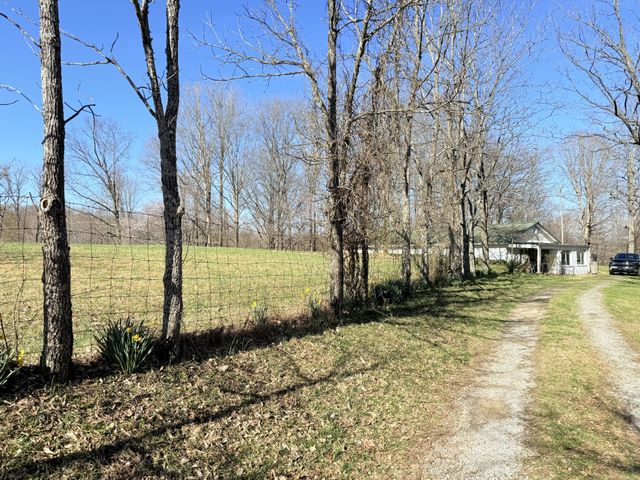 199 R B K Ln, Bethpage, TN 37022