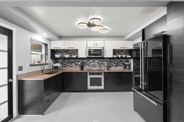 22497 Revere Street, St Clair Shores, MI 48080