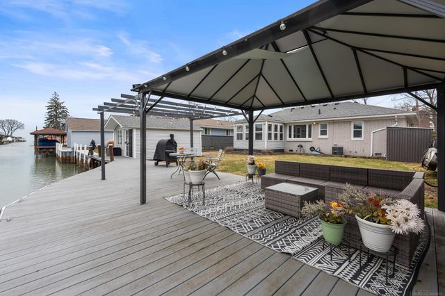 22497 Revere Street, St Clair Shores, MI 48080