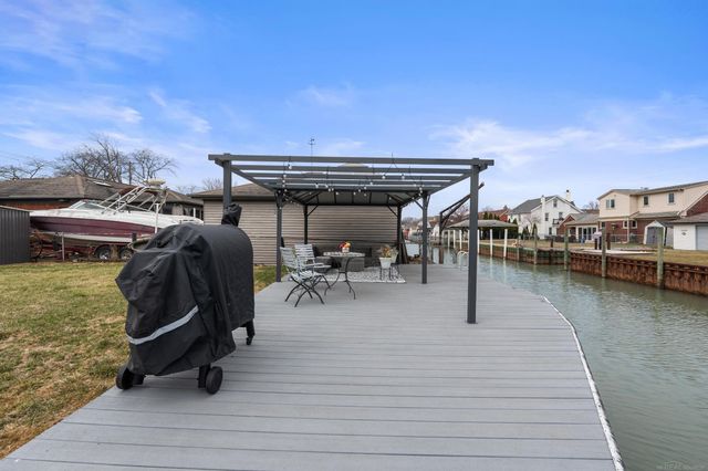 22497 Revere Street, St Clair Shores, MI 48080