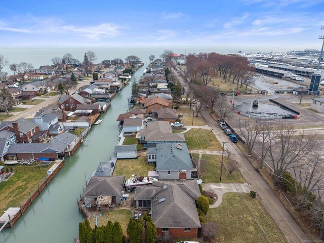 22497 Revere Street, St Clair Shores, MI 48080