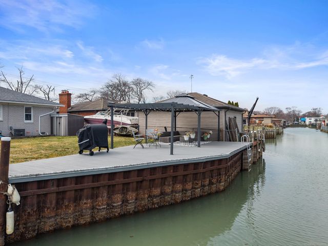 22497 Revere Street, St Clair Shores, MI 48080