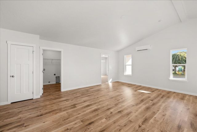 425 N Garvin Ct, Greenacres, WA 99016