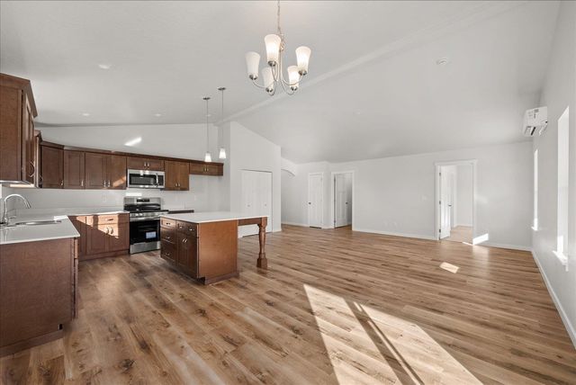 425 N Garvin Ct, Greenacres, WA 99016