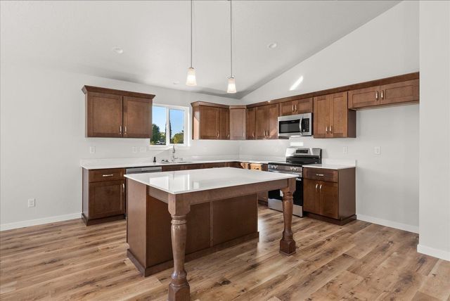 425 N Garvin Ct, Greenacres, WA 99016