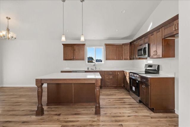 425 N Garvin Ct, Greenacres, WA 99016