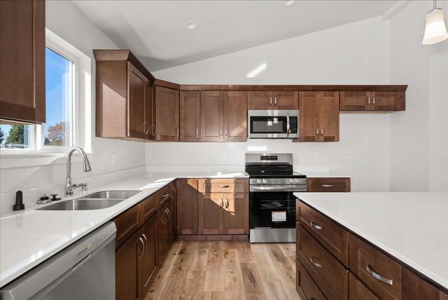 425 N Garvin Ct, Greenacres, WA 99016