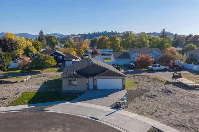 425 N Garvin Ct, Greenacres, WA 99016
