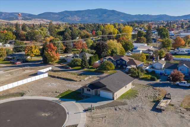 425 N Garvin Ct, Greenacres, WA 99016