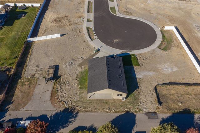 425 N Garvin Ct, Greenacres, WA 99016