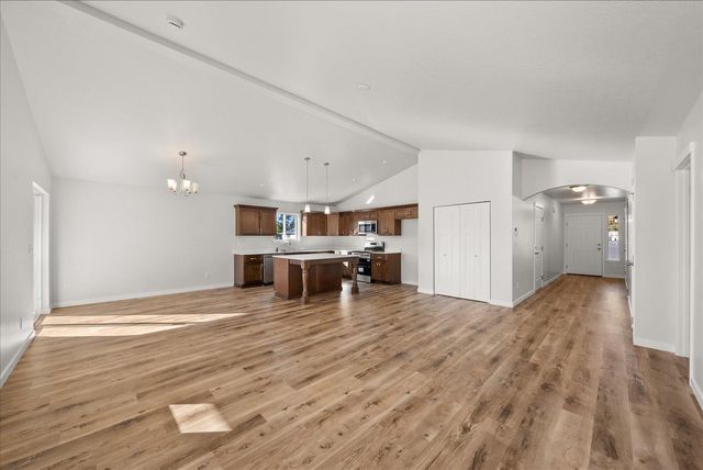 425 N Garvin Ct, Greenacres, WA 99016