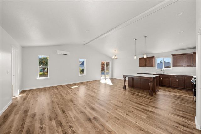 425 N Garvin Ct, Greenacres, WA 99016