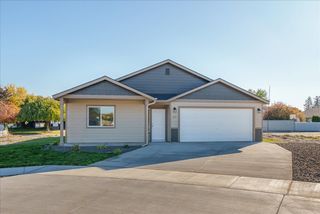 425 N Garvin Ct, Greenacres, WA 99016