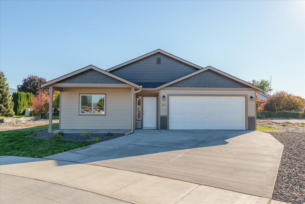 425 N Garvin Ct, Greenacres, WA 99016 photo 2