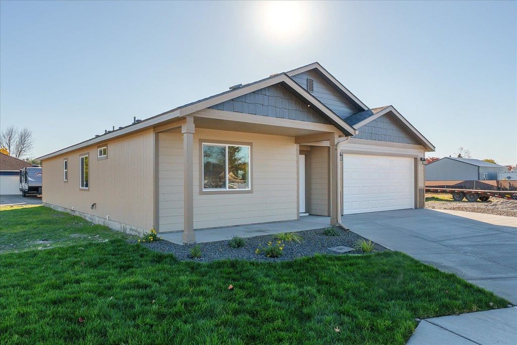 425 N Garvin Ct, Greenacres, WA 99016 photo 4