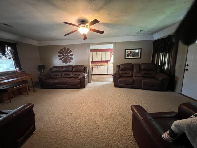 2039 Us Highway 65, Buffalo, MO 65622