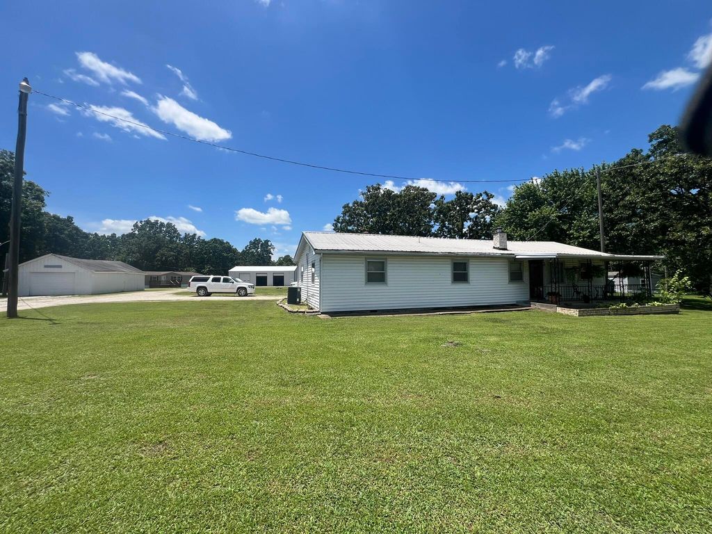 2039 Us Highway 65, Buffalo, MO 65622