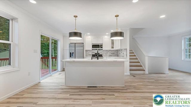 2704 Starlight Terrace, Coolbaugh Twp, PA 18466
