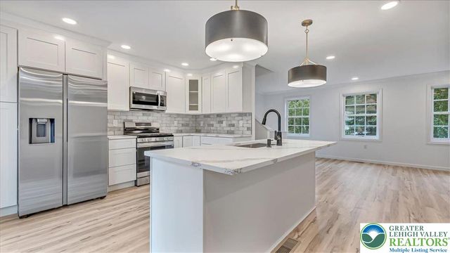 2704 Starlight Terrace, Coolbaugh Twp, PA 18466