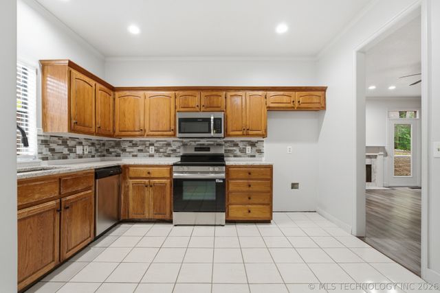 3027 E 89th Place S, Tulsa, OK 74137