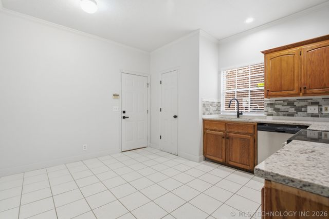 3027 E 89th Place S, Tulsa, OK 74137