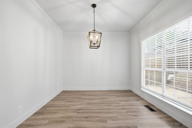 3027 E 89th Place S, Tulsa, OK 74137