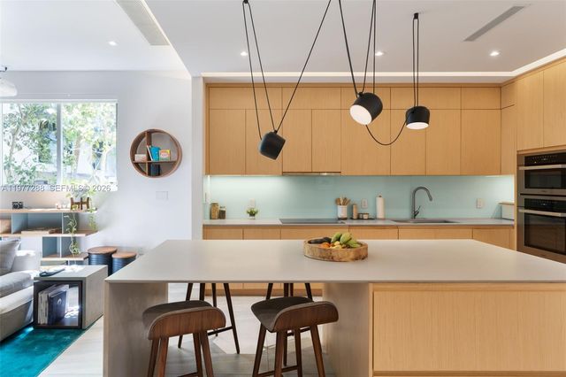 2977 Bridgeport Ave, Miami, FL 33133