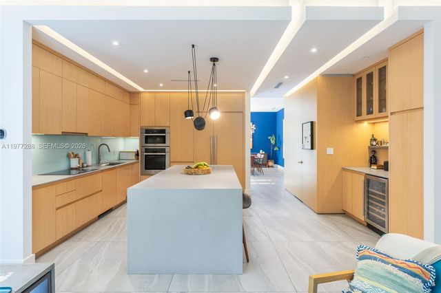 2977 Bridgeport Ave, Miami, FL 33133