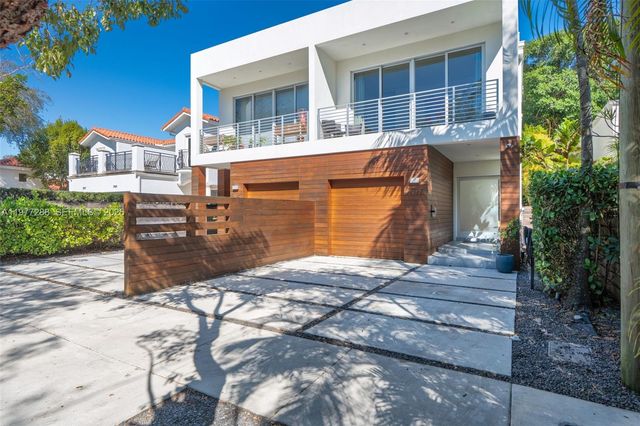 2977 Bridgeport Ave, Miami, FL 33133