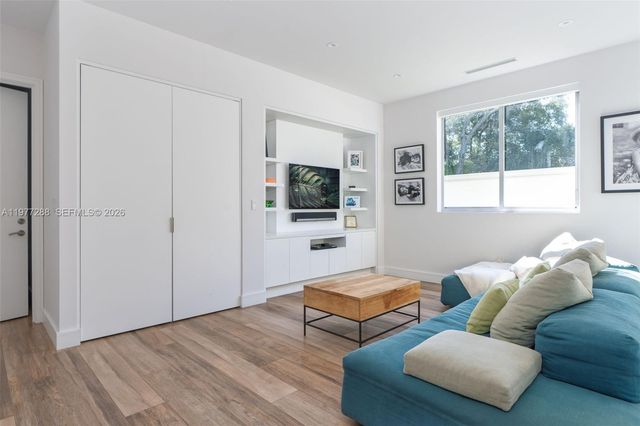 2977 Bridgeport Ave, Miami, FL 33133