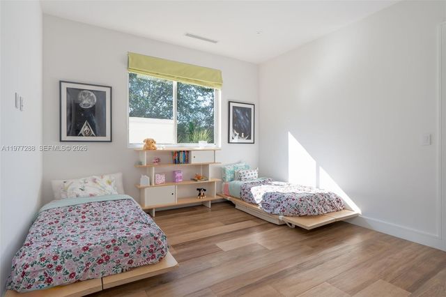 2977 Bridgeport Ave, Miami, FL 33133