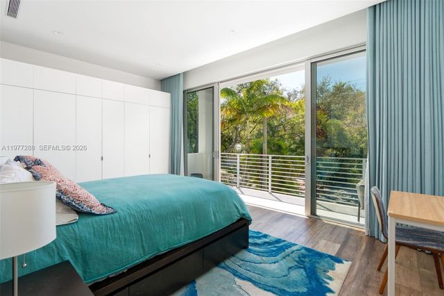 2977 Bridgeport Ave, Miami, FL 33133