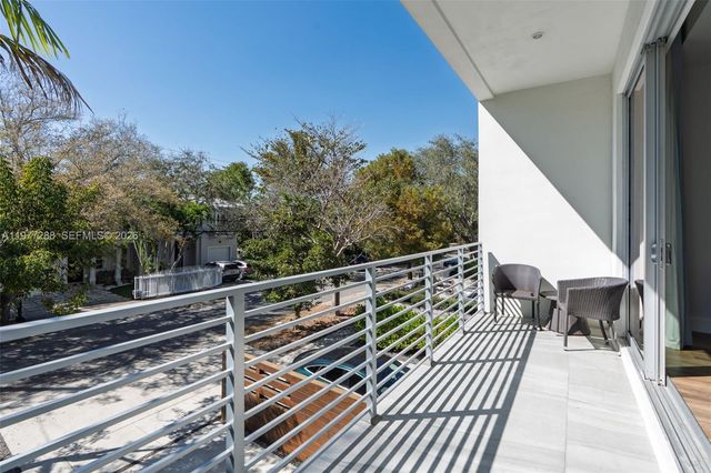 2977 Bridgeport Ave, Miami, FL 33133