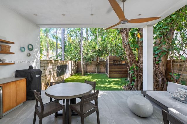 2977 Bridgeport Ave, Miami, FL 33133