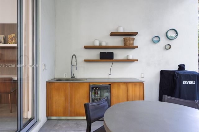 2977 Bridgeport Ave, Miami, FL 33133