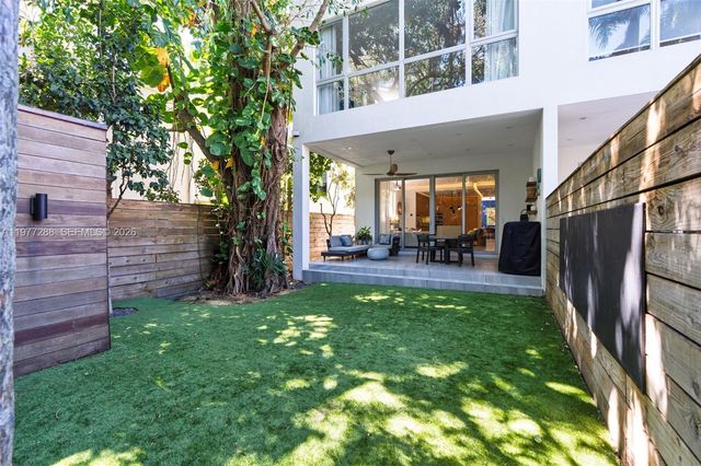 2977 Bridgeport Ave, Miami, FL 33133