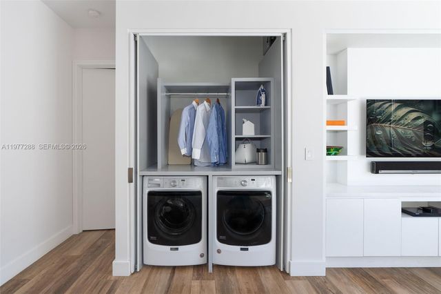 2977 Bridgeport Ave, Miami, FL 33133