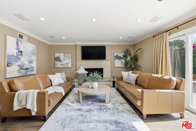 5507 Bluebell Avenue, Valley Village, CA 91607