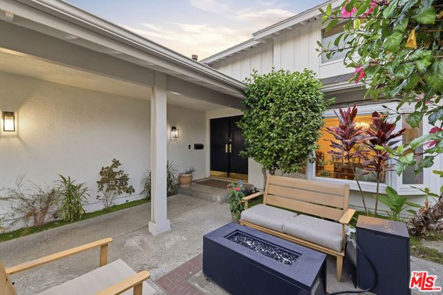 5507 Bluebell Avenue, Valley Village, CA 91607