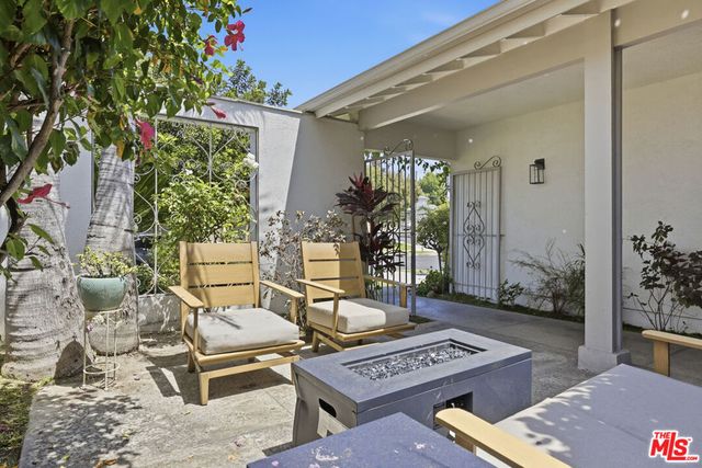 5507 Bluebell Avenue, Valley Village, CA 91607